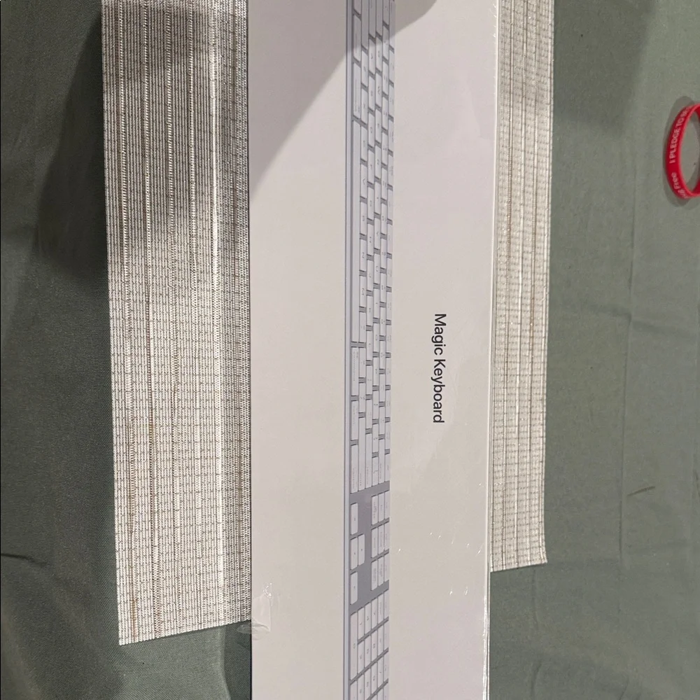 Apple Wireless Keyboard in White